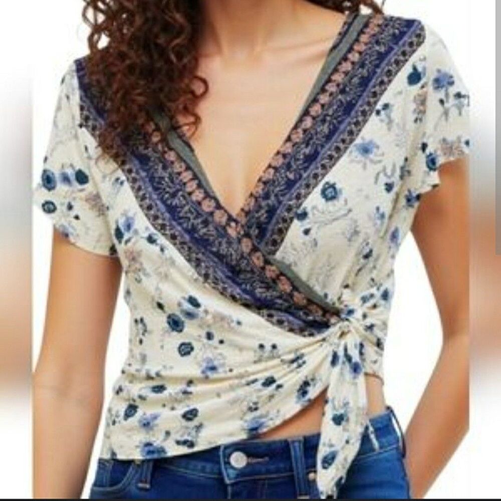 Lucky Brand Womens Sml White Blue Floral Wrap Blouse Cropped Top Side Tie V-Neck